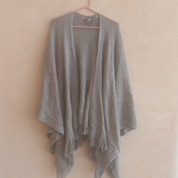 Vince Camuto Sweaters - Vince Camuto Gray Fringe Cardigan
